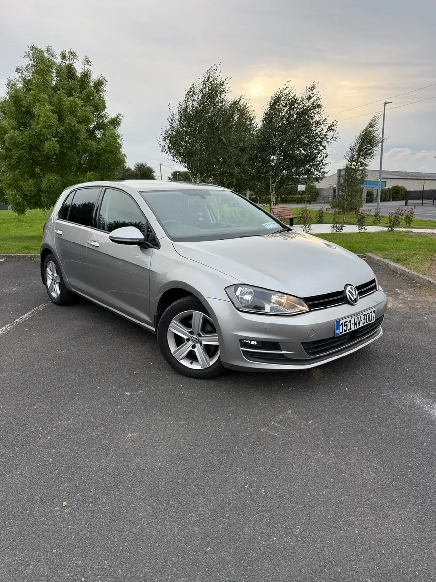 2015 Volkswagen Golf - Image 2