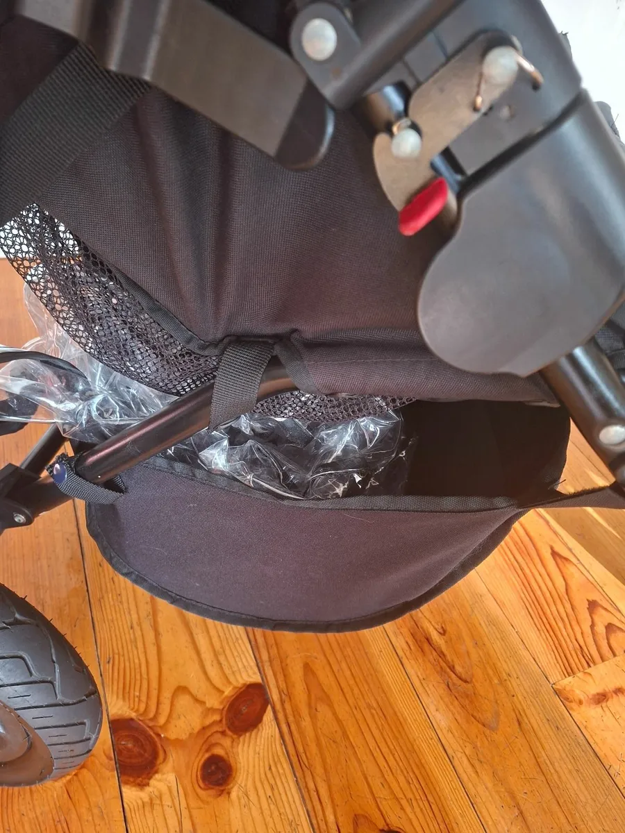 Out n about Buggy - Image 4