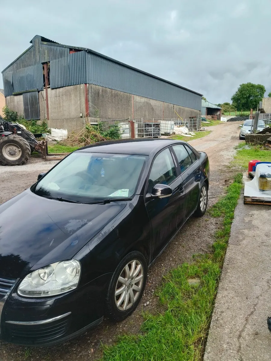 Volkswagen Jetta 2009 - Image 2