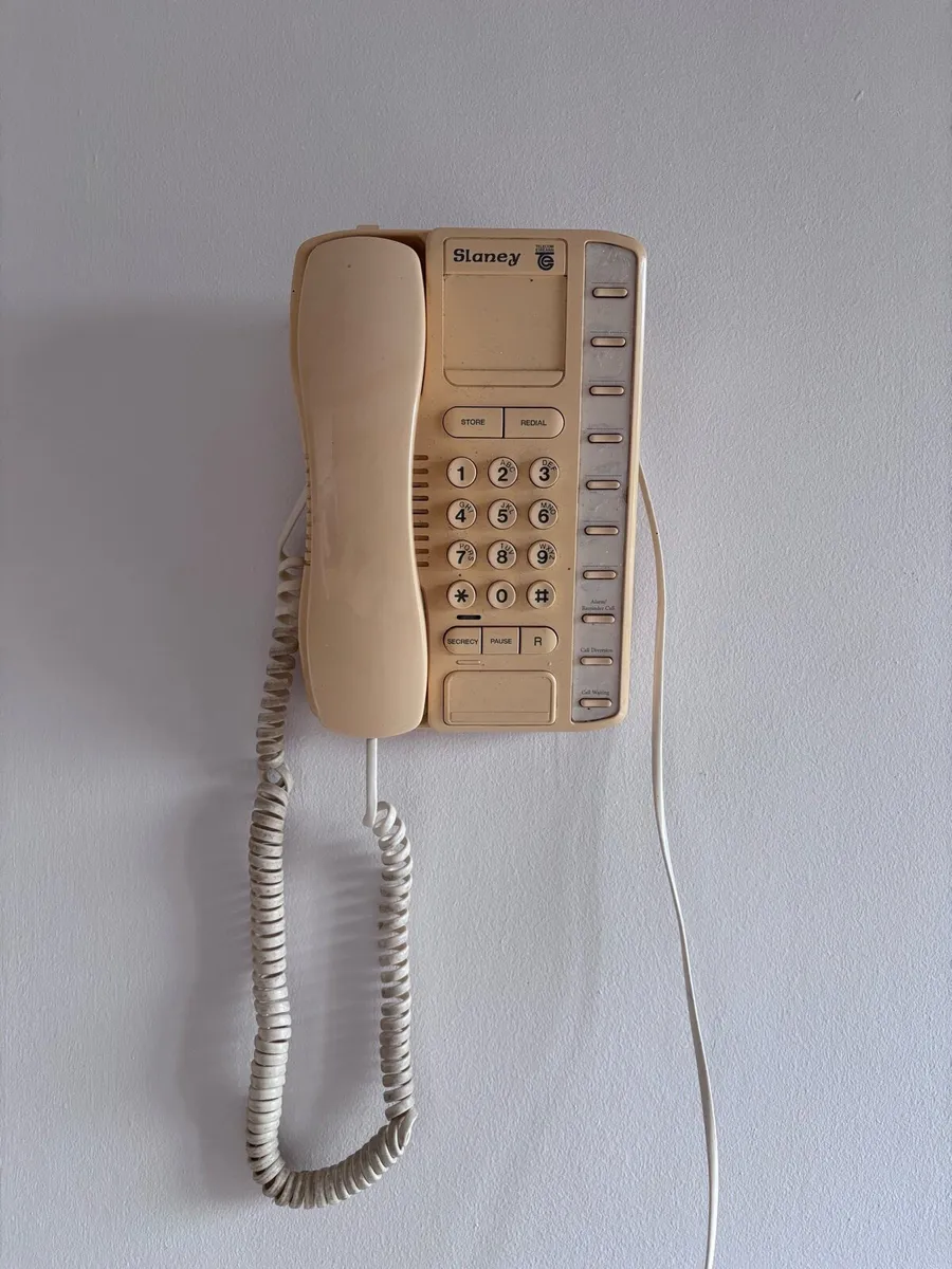Telecom Eireann Slaney landline phone - Image 1
