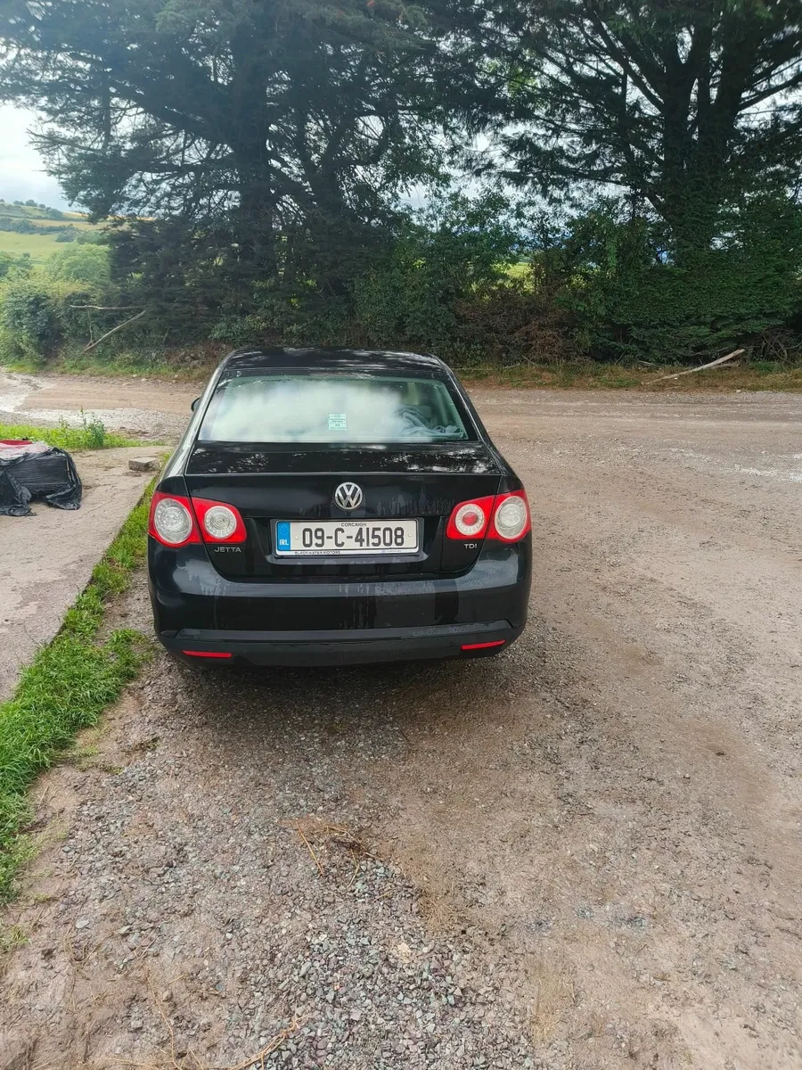 Volkswagen Jetta 2009 - Image 4