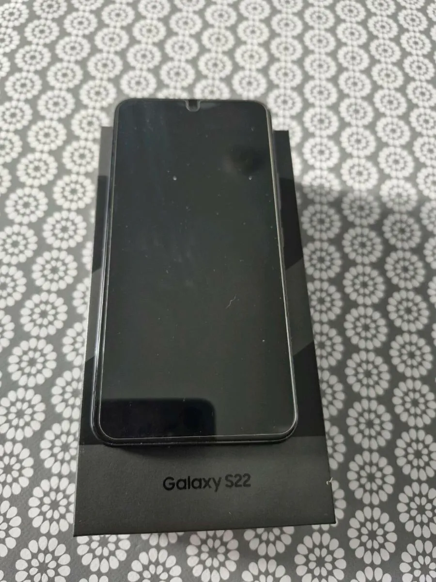 Samsung S22 mobile - Image 2