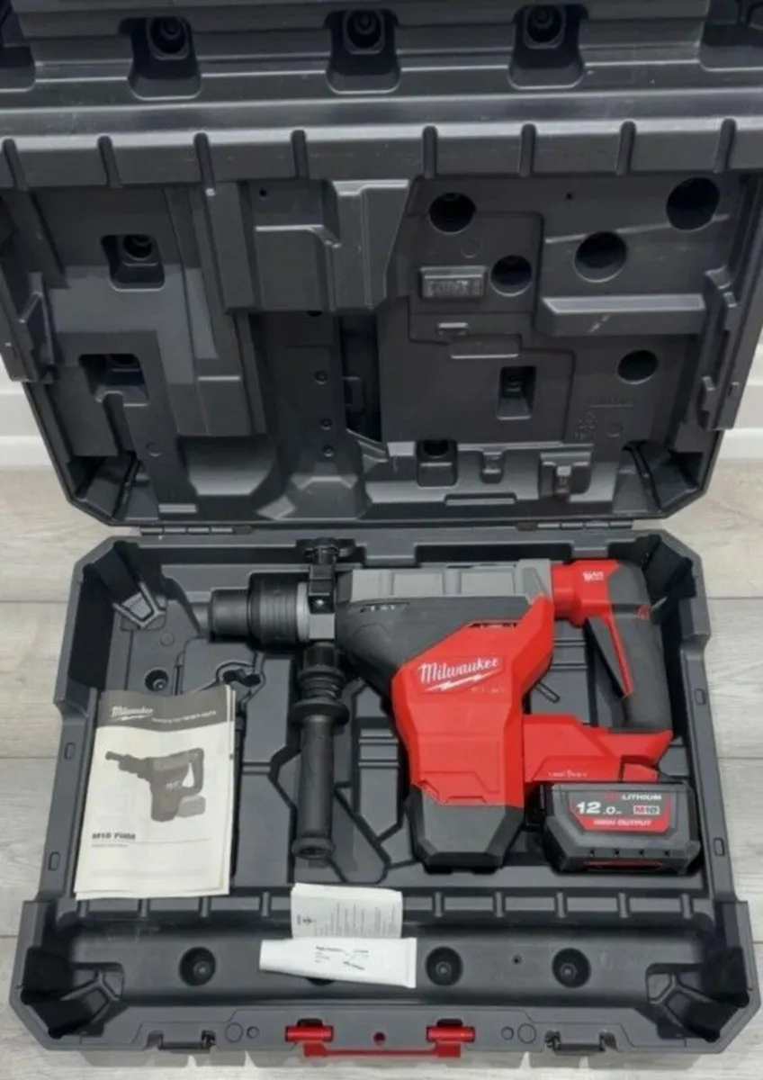 Milwaukee M18 FHM-121C FUEL 8kg SDS Max Drill 1 x - Image 1