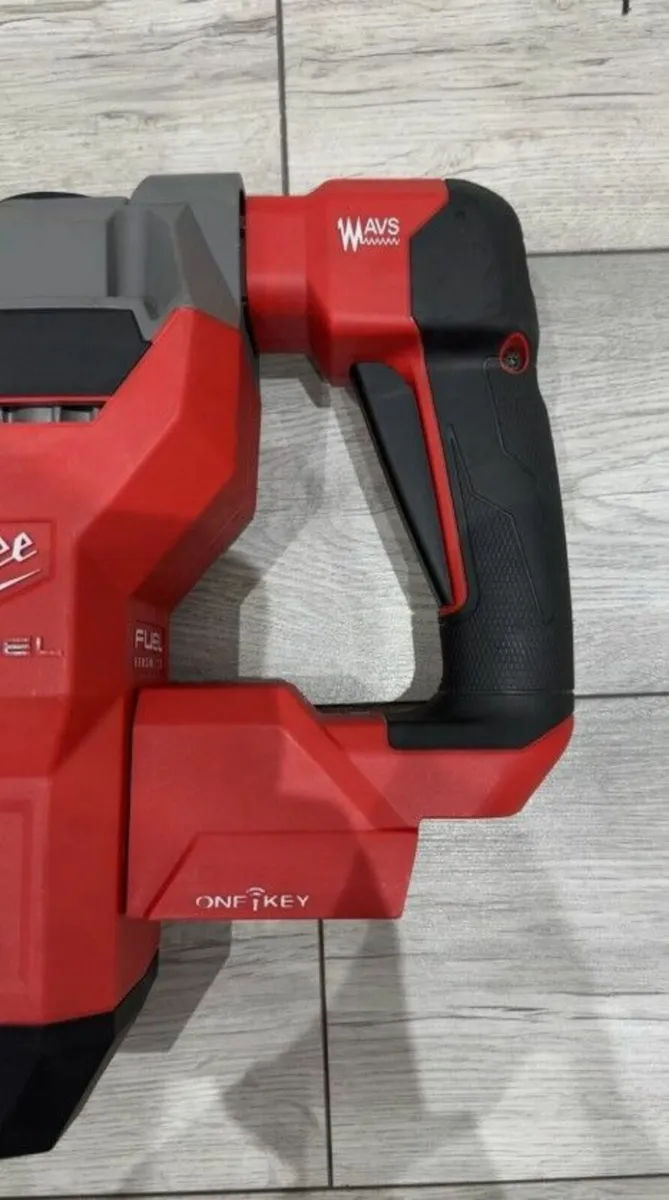 Milwaukee M18 FHM-121C FUEL 8kg SDS Max Drill 1 x - Image 2