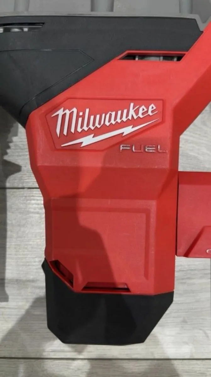 Milwaukee M18 FHM-121C FUEL 8kg SDS Max Drill 1 x - Image 4