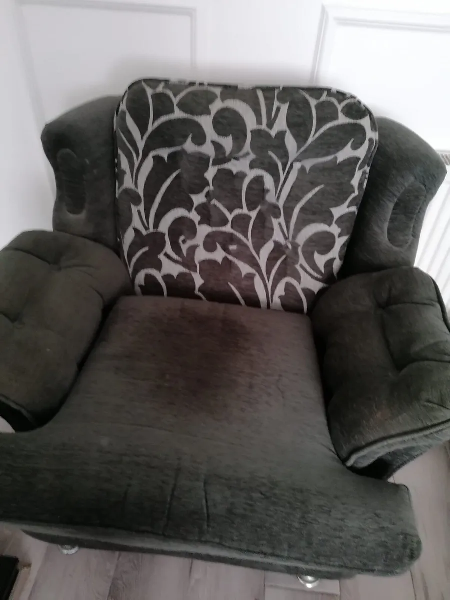 3 seater sofa and 2 armchairs free!! - Image 2