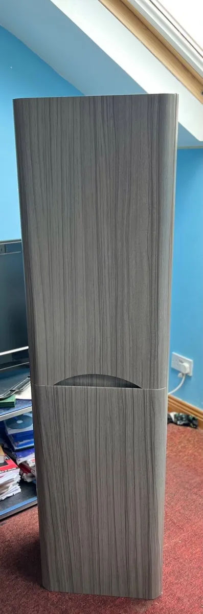 Bathroom cabinet & sink - Image 2