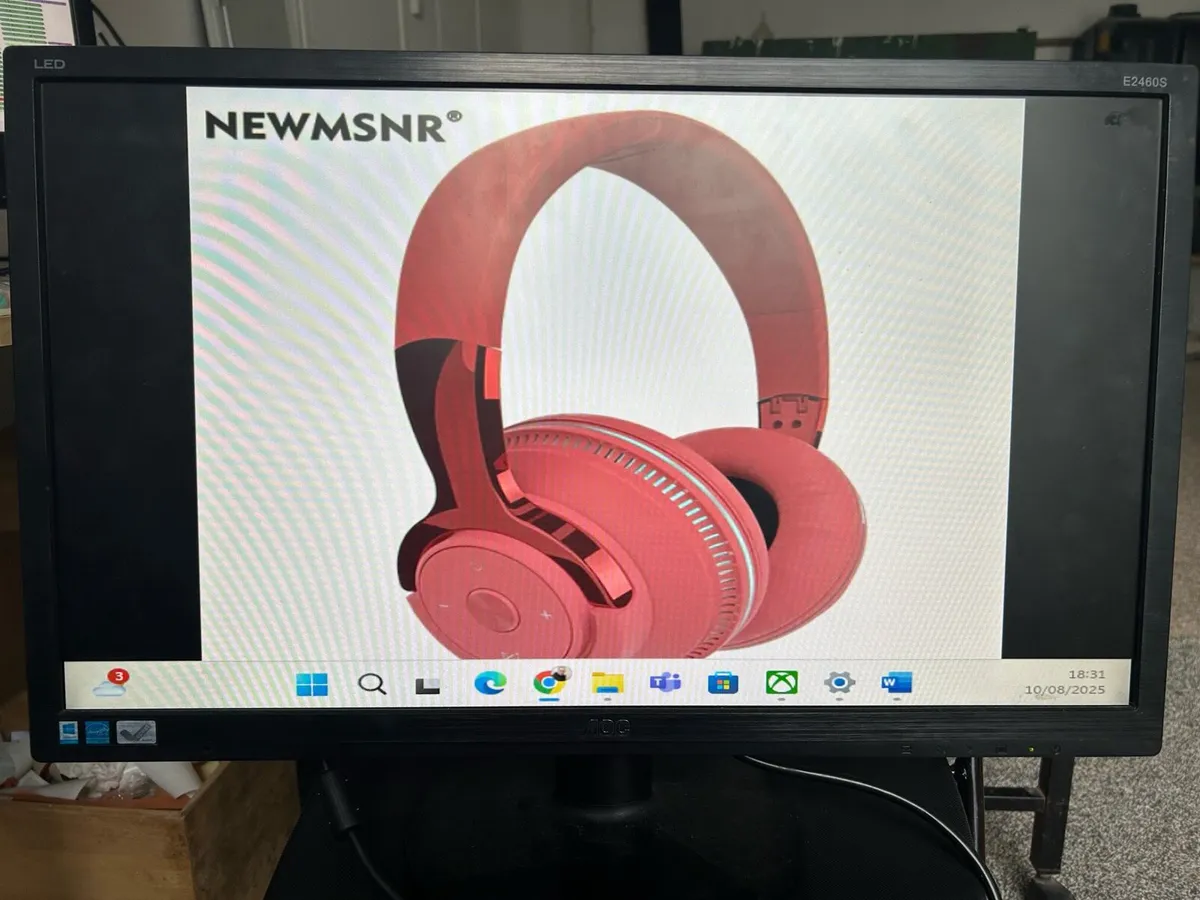 Two 24 inch led Screens - Image 1