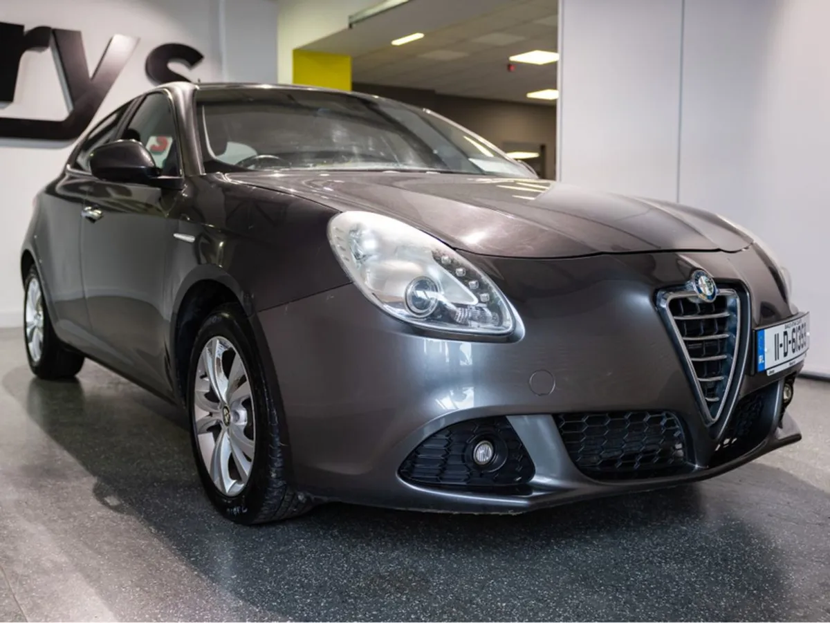 Alfa Romeo Giulietta 1.4 TB Lusso 120BHP 5 5DR - Image 1