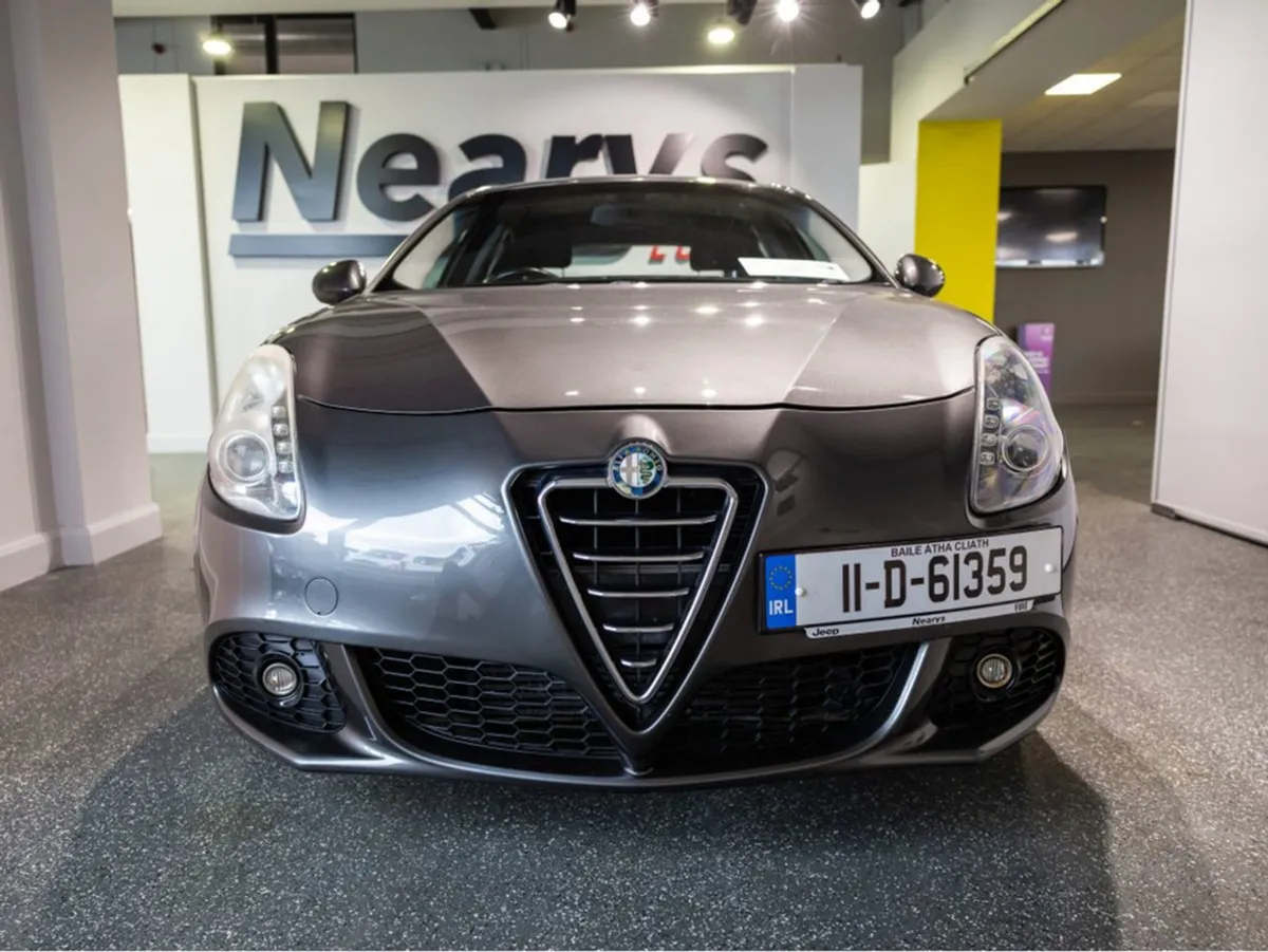 Alfa Romeo Giulietta 1.4 TB Lusso 120BHP 5 5DR - Image 2