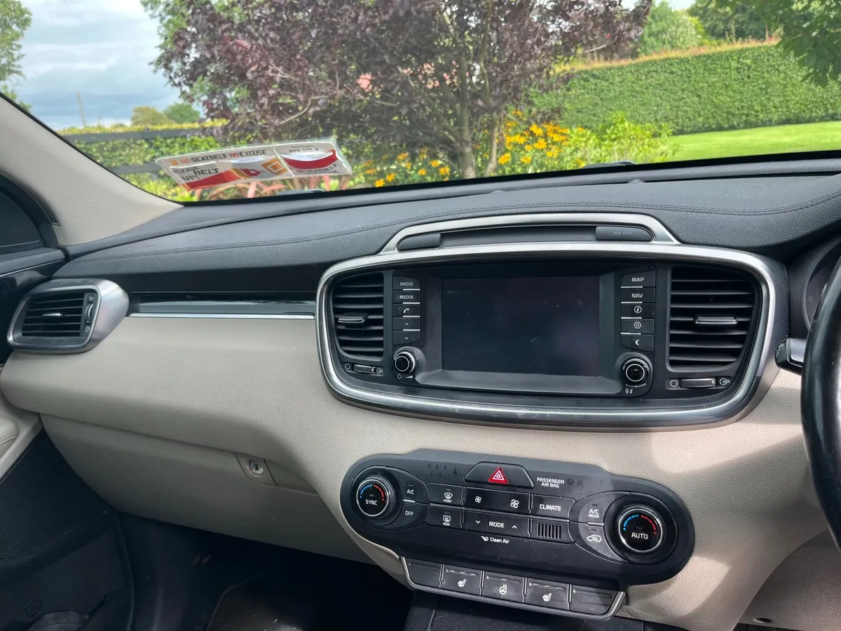 Kia Sorento 2017 - Image 4