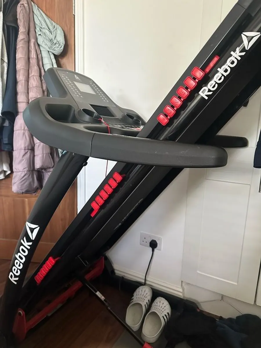 Reebok gt40 treadmill - Image 1