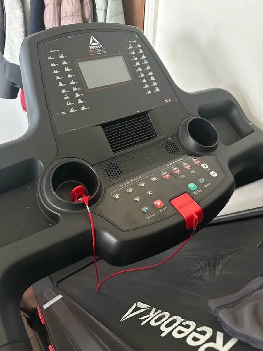 Reebok gt40 treadmill - Image 2