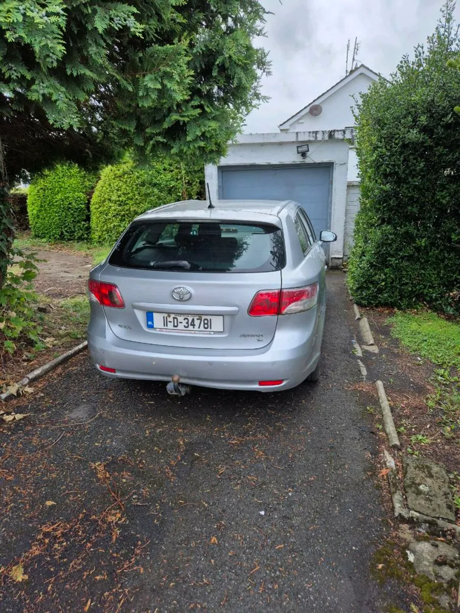 Toyota avensis estate - Image 2