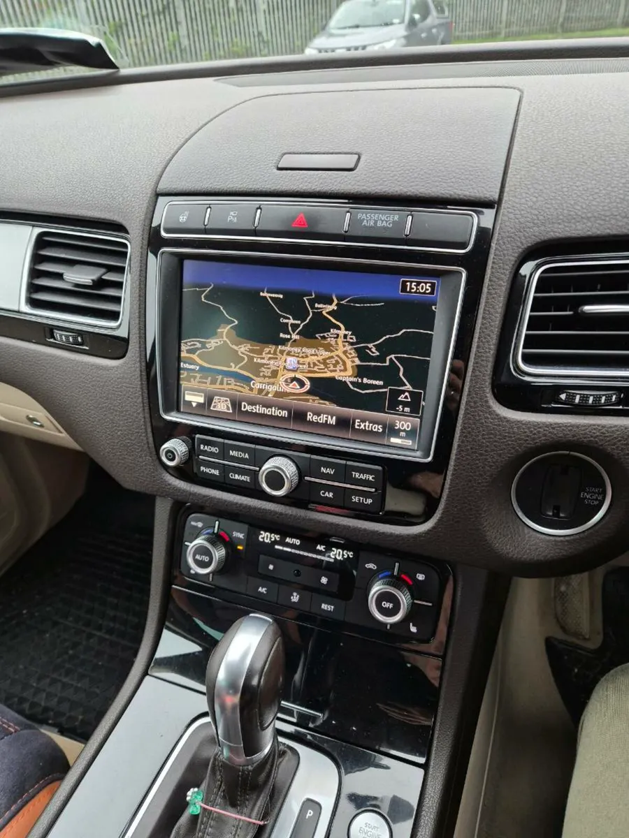 Volkswagen Touareg Crewcab BUSINESS CLASS  N1 - Image 2