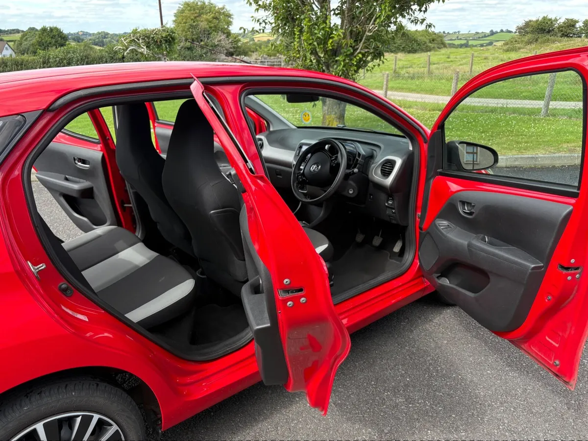 Toyota Aygo X 2017 - Image 2