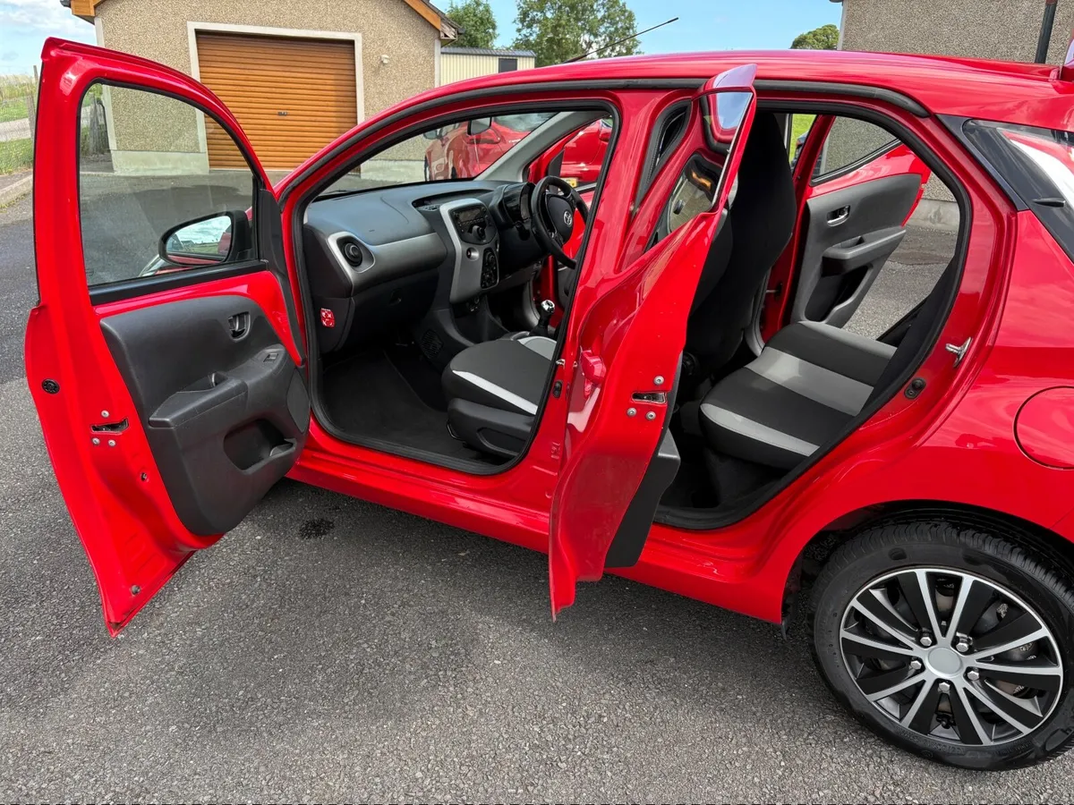 Toyota Aygo X 2017 - Image 4