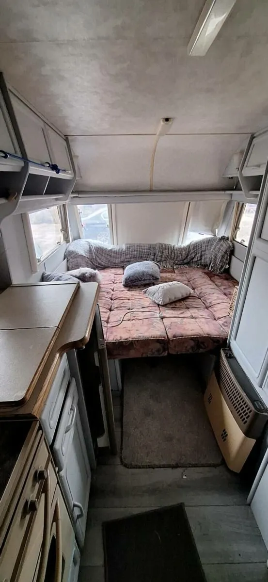 Caravan - Image 3