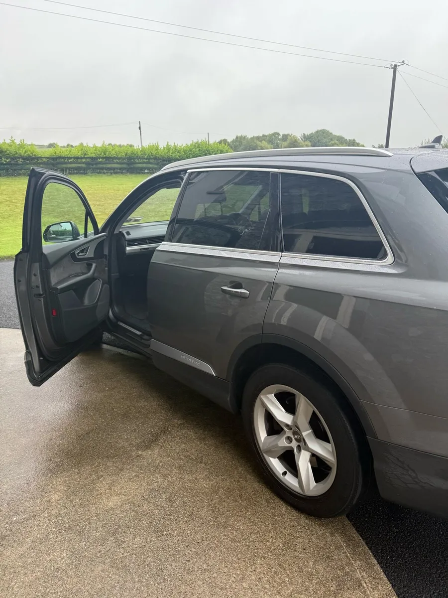 Audi Q7 - Image 3