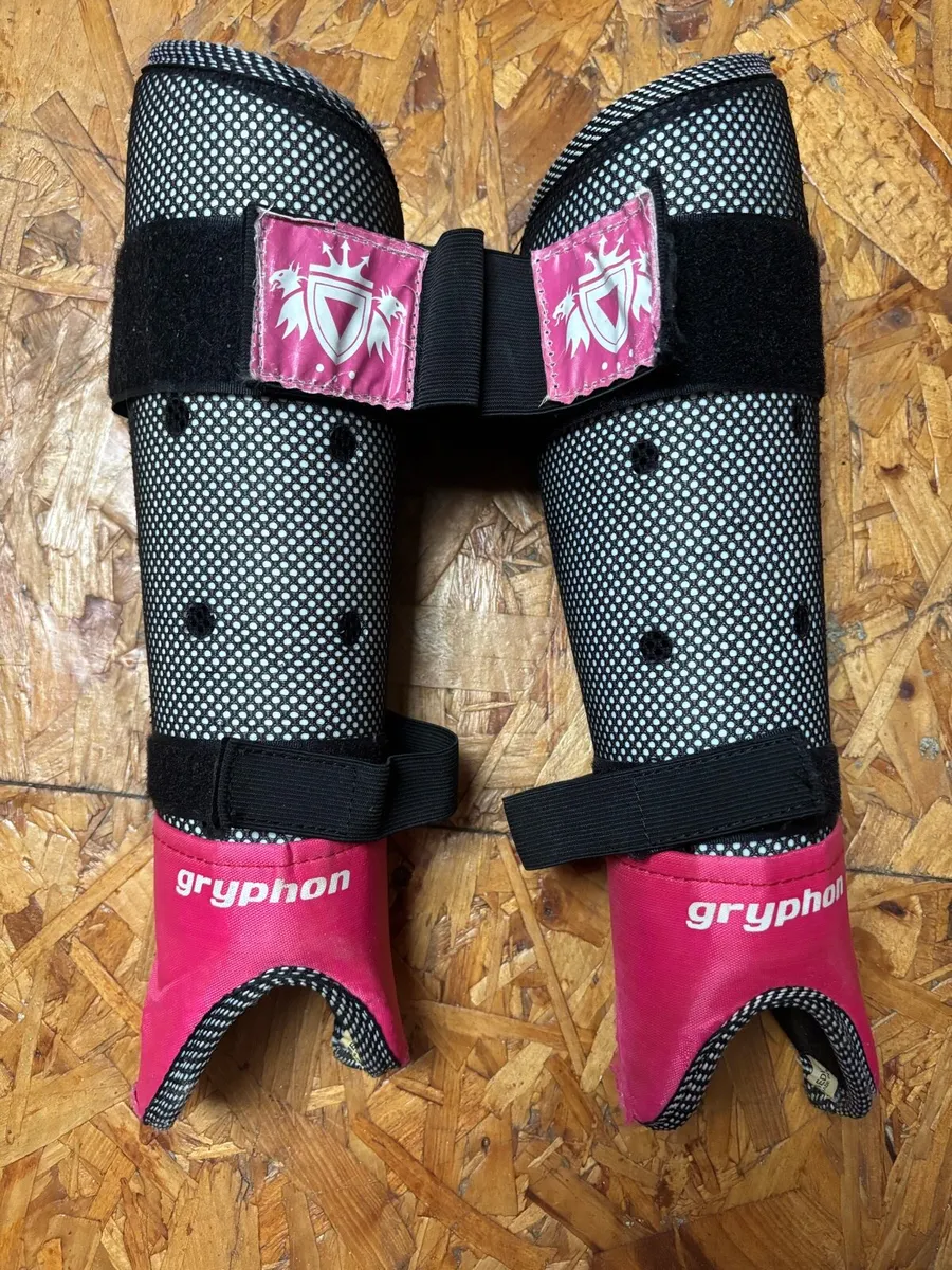 Hockey shin guards - Image 1