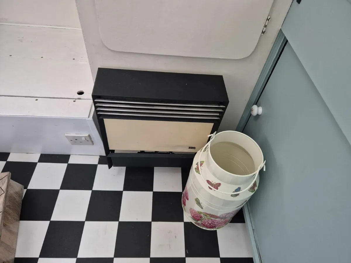 Vintage caravan - Image 2