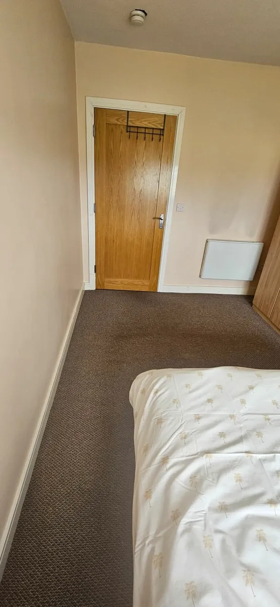 Room - Image 4