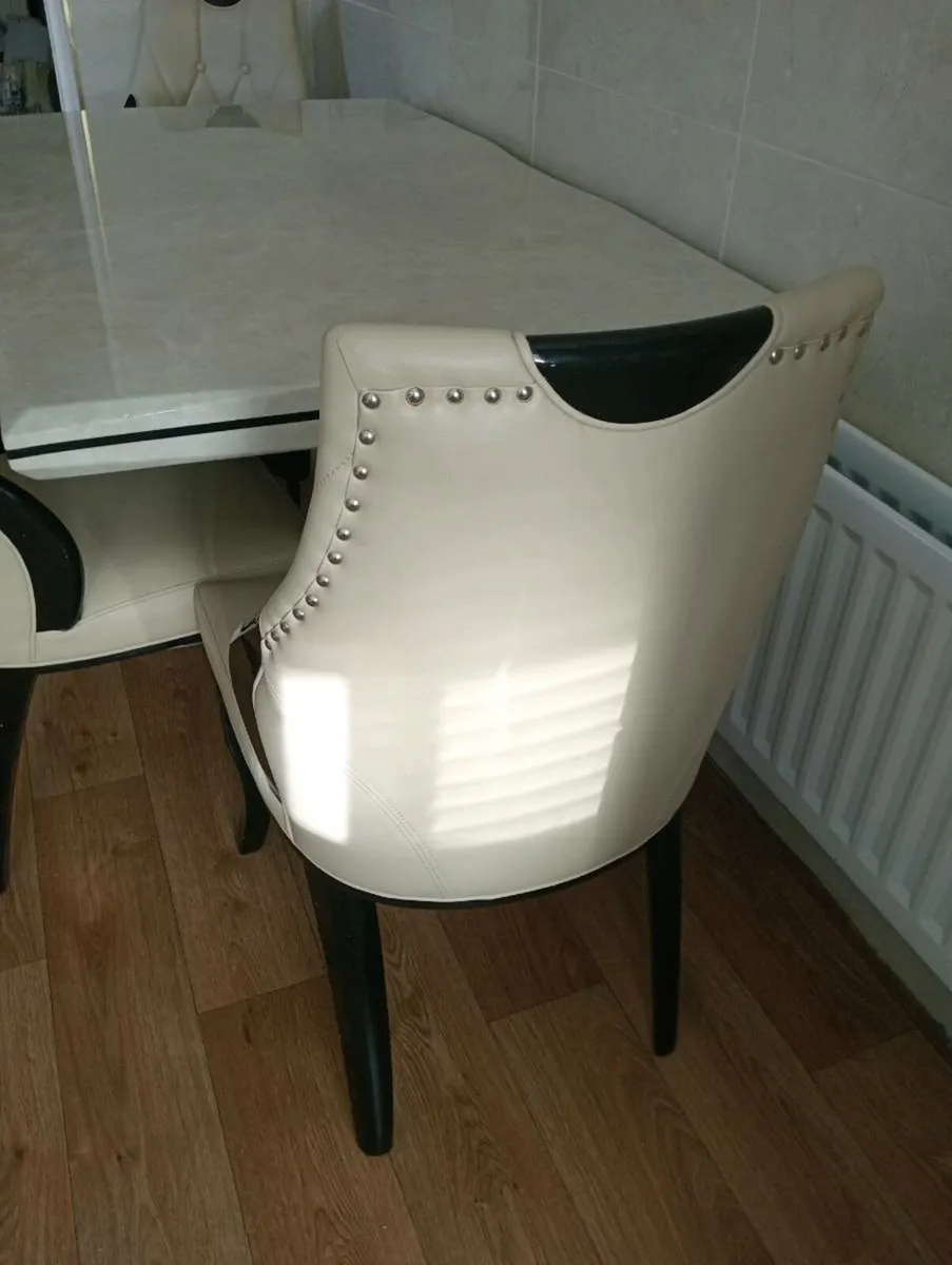 Marvel dining  table and 4chairs - Image 4