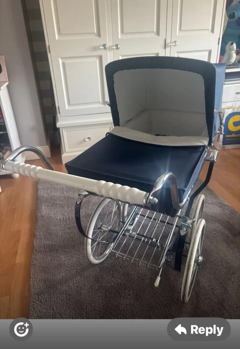 Silver cross dolls pram - Image 2