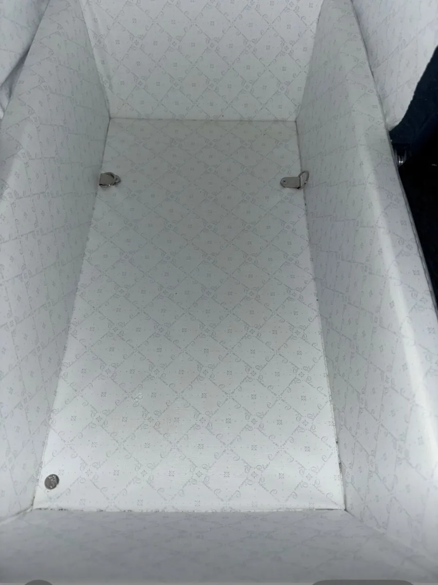 Silver cross dolls pram - Image 4