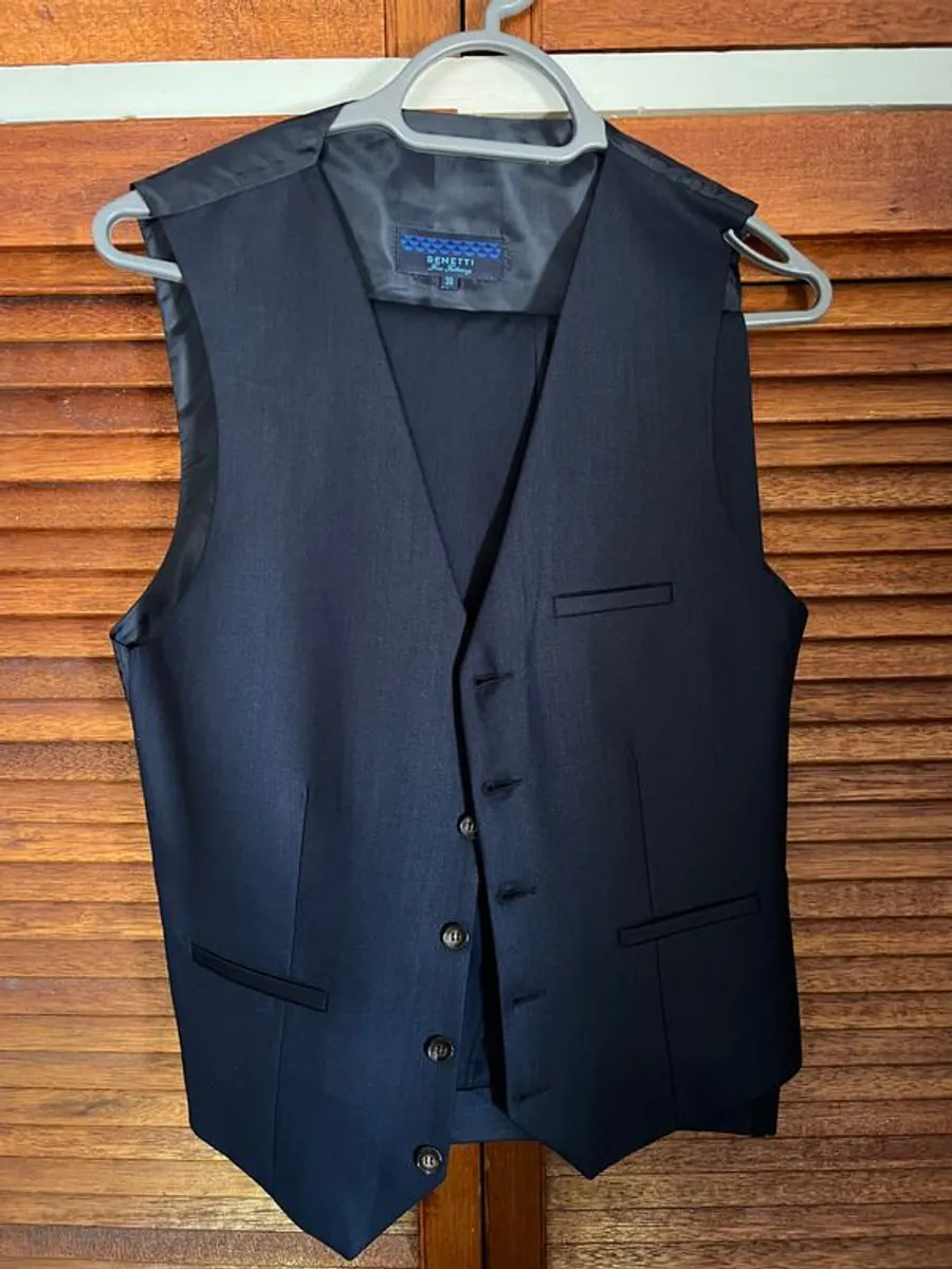 Premium Benetti 3-piece suit from Diffney - Image 3