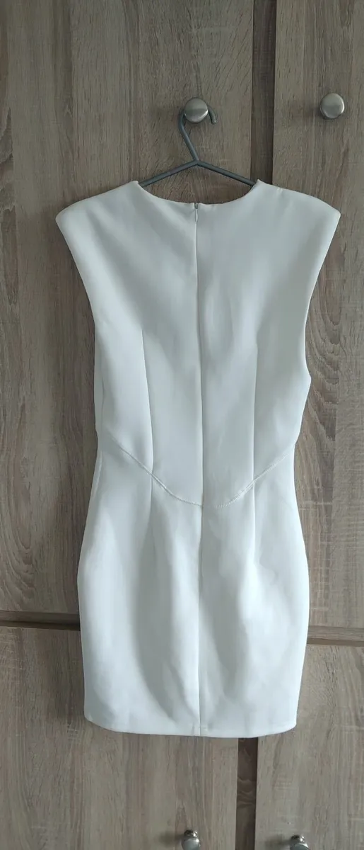 Elegant solid dress padded shoulders size fits Xs - Image 1