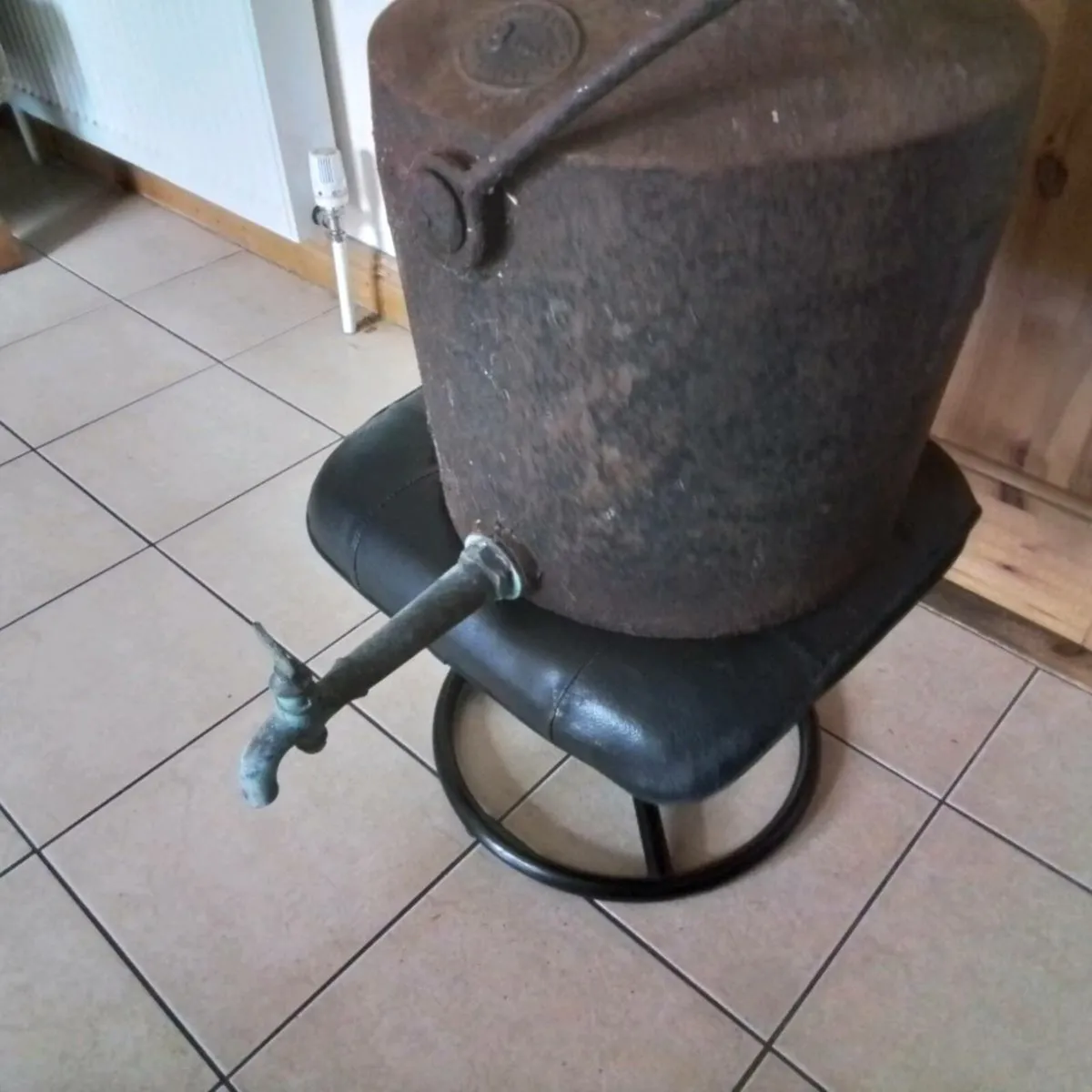 ANTIQUE AND COLLECTABLES - Image 4