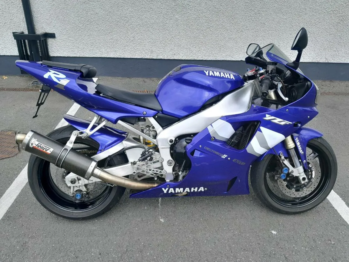 Yamaha R1 2000 - Image 1