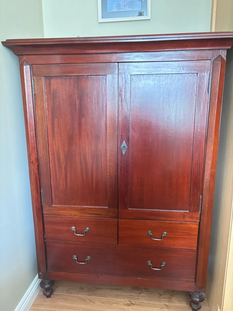 Bedroom mahogany furniture - Image 3
