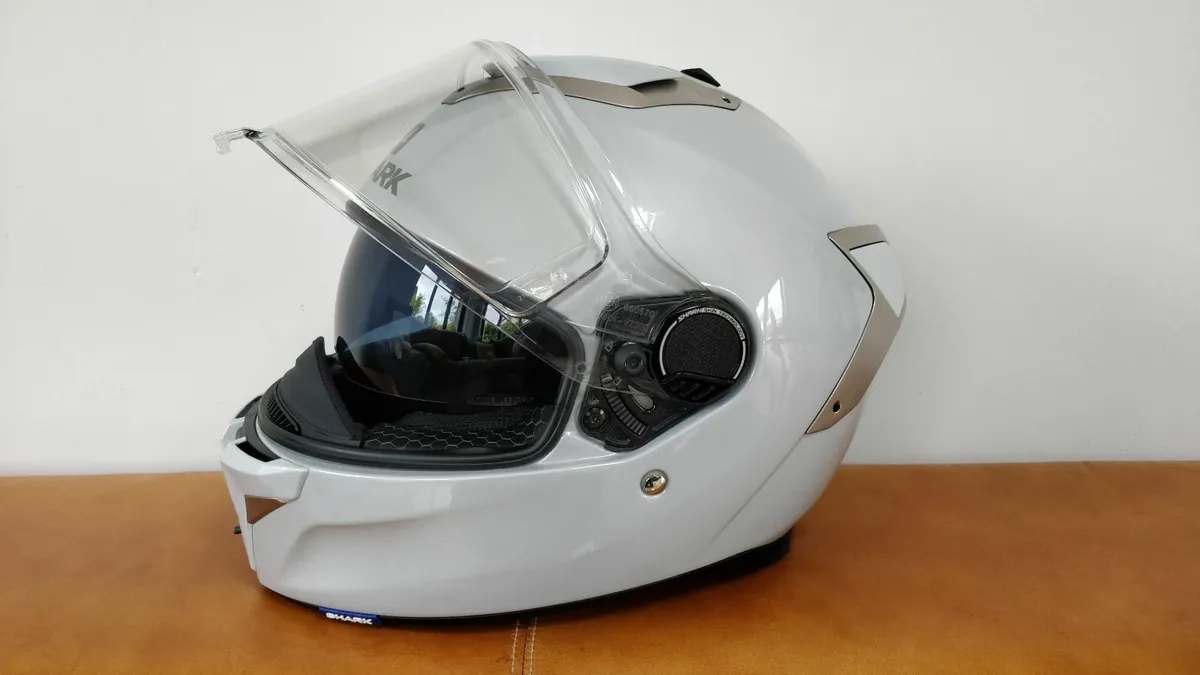 Shark Spartan GT Motorbike Helmet - Image 1