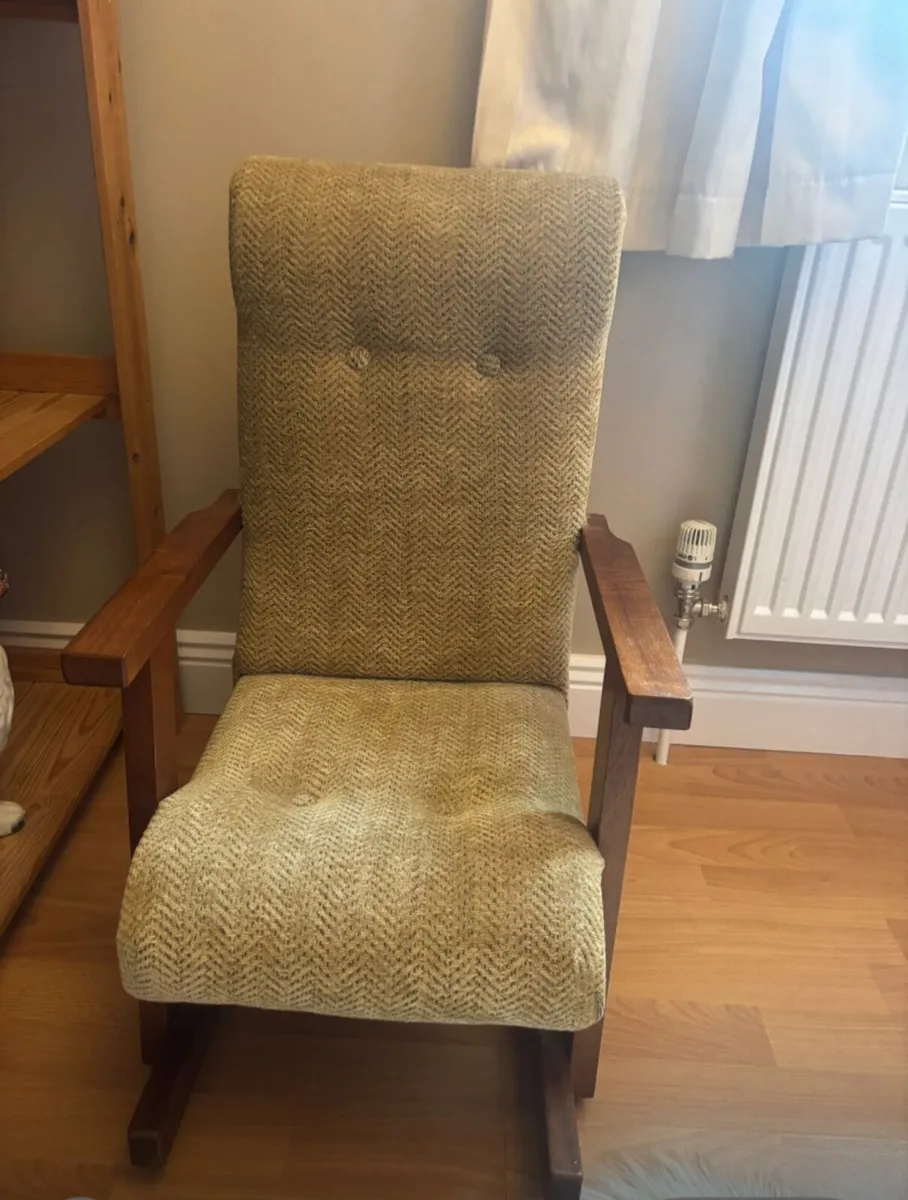 Child’s rocking chair - Image 1