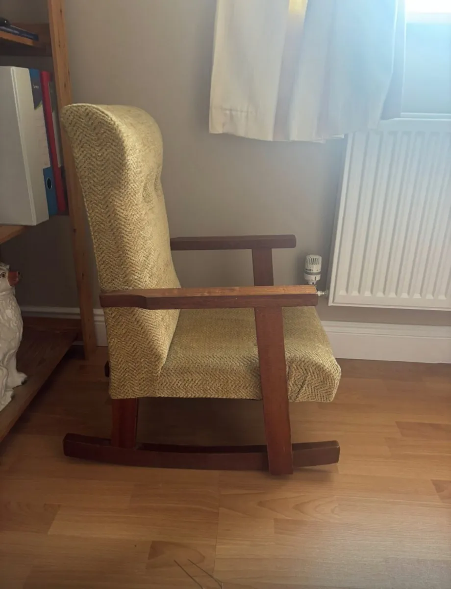 Child’s rocking chair - Image 2