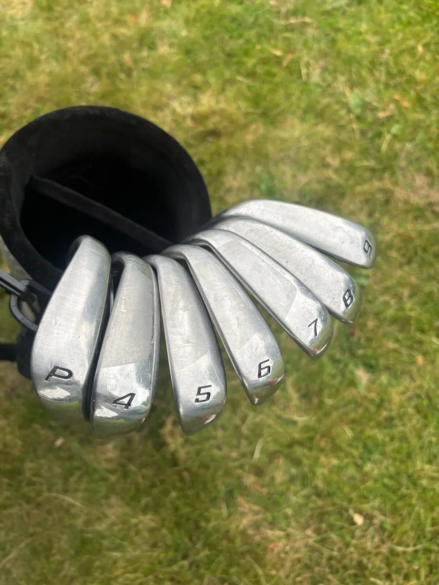 Cobra King: F8 Iron and Pitching Wedge Set - Mint - Image 3