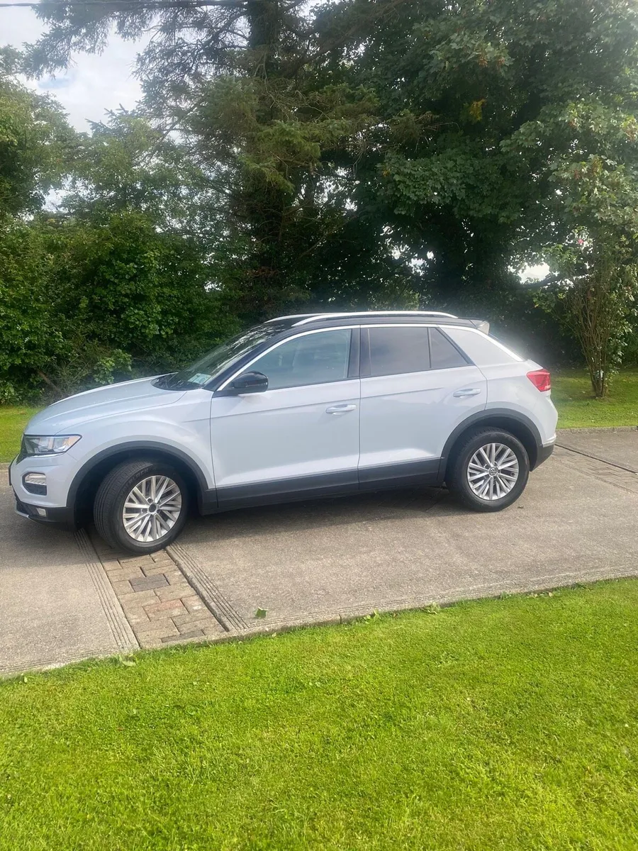 Volkswagen T-Roc Dsn 1.0 Tsi M6F 115hp White/Grey - Image 1