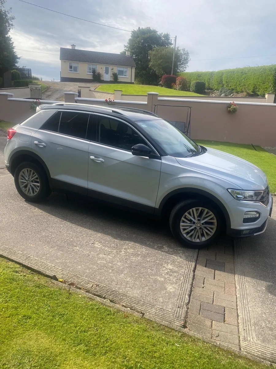 Volkswagen T-Roc Dsn 1.0 Tsi M6F 115hp White/Grey - Image 1