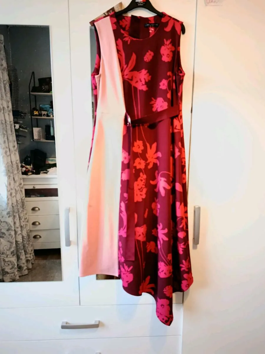Selection of dresses - Image 3