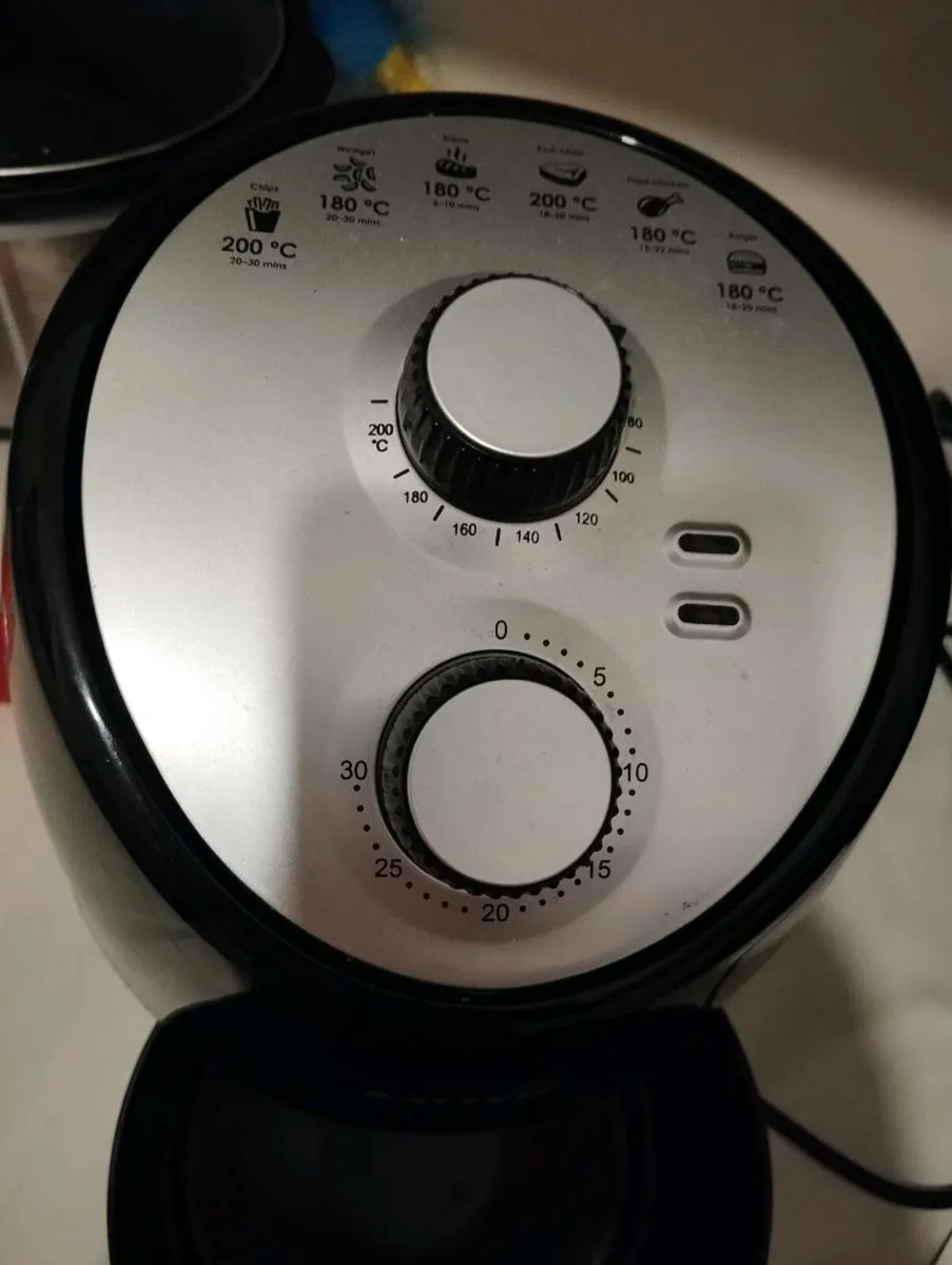 Air fryer - Image 1