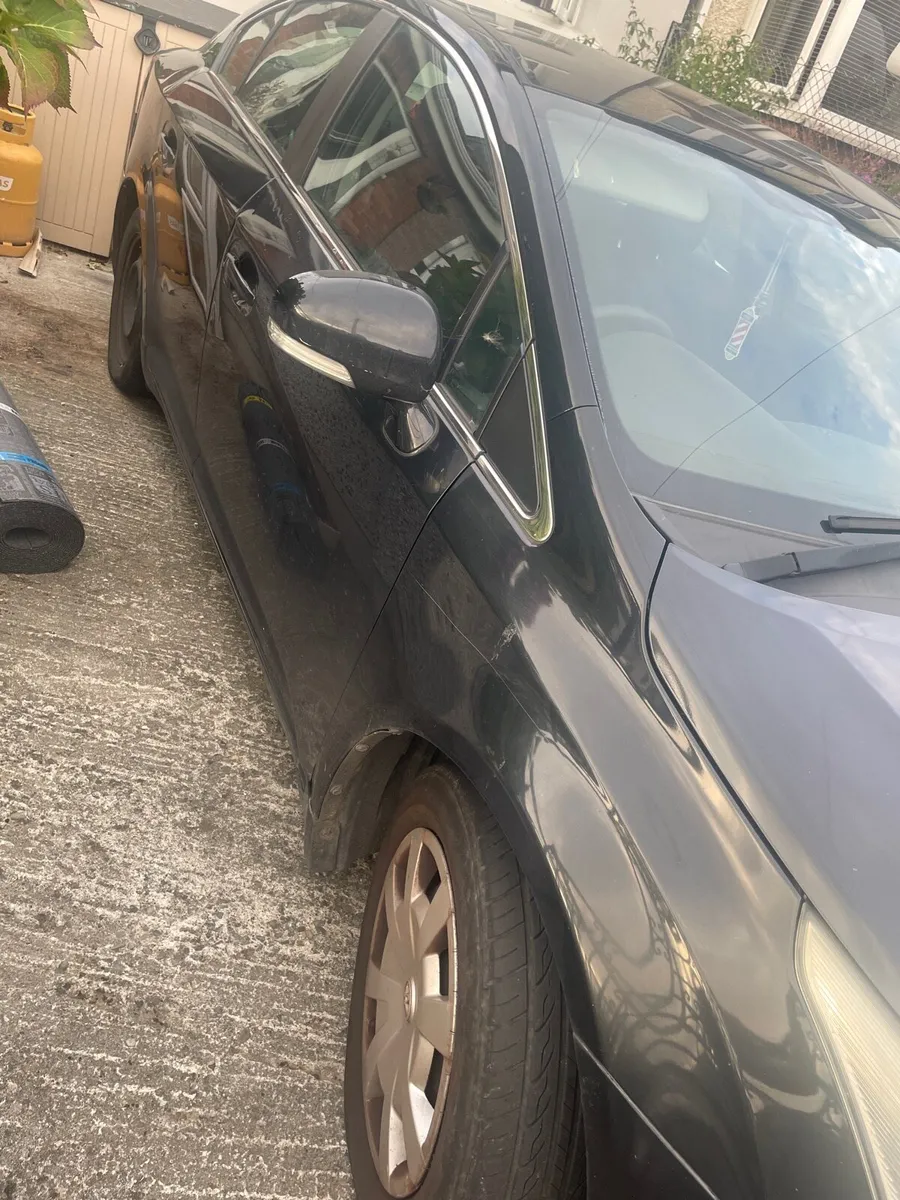 2010 Toyota avensis - Image 2