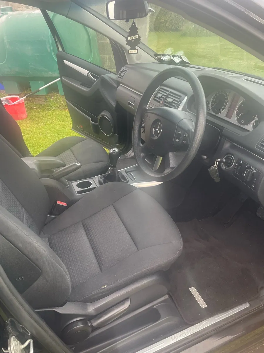 B Class Mercedes - Image 4