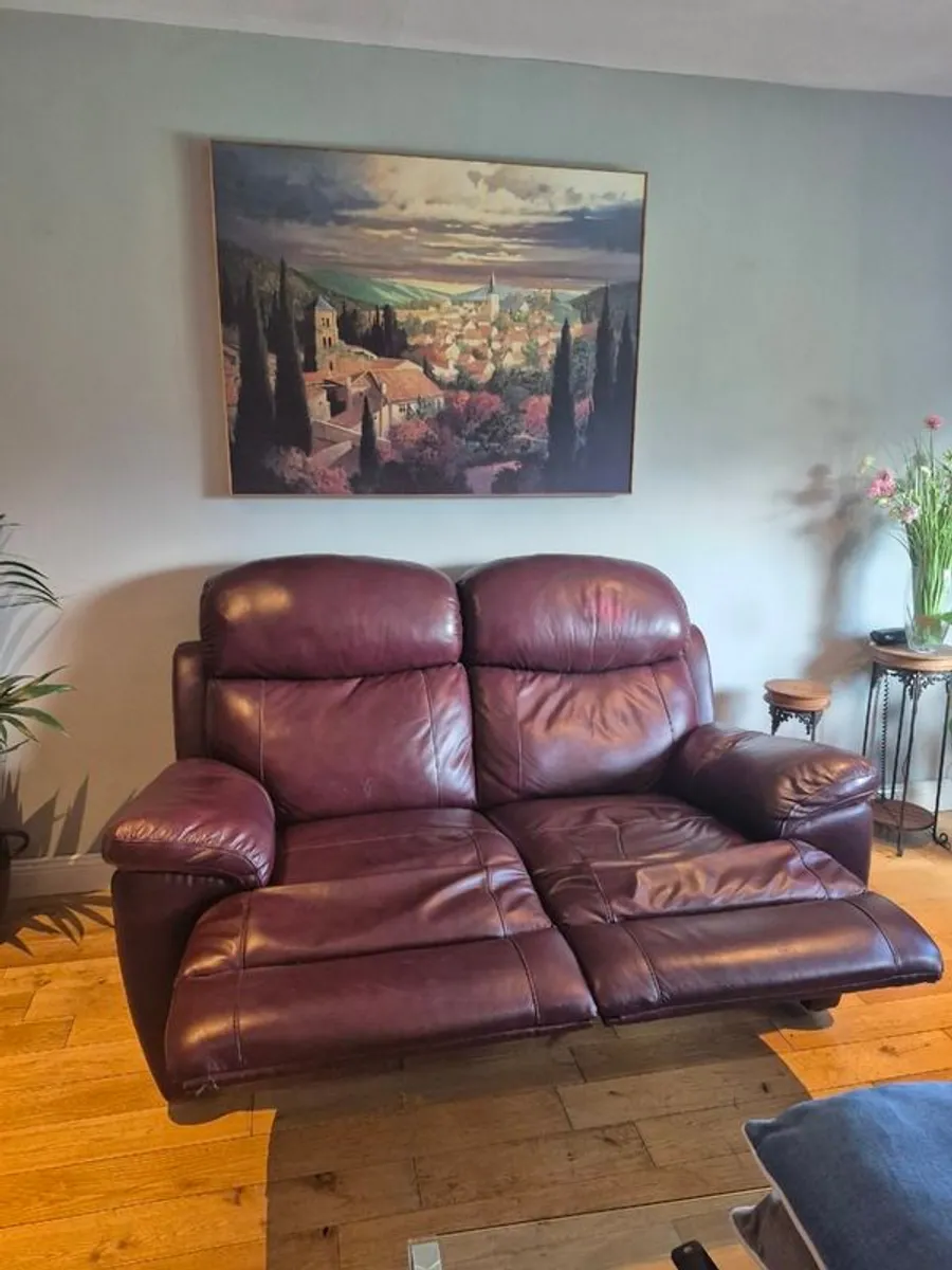 Ox Blood leather Suite for sale - Image 2