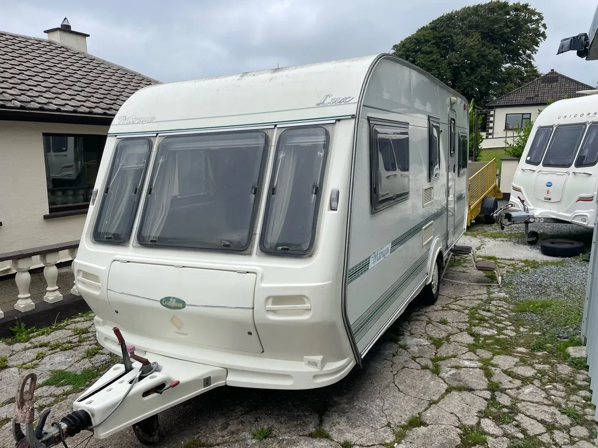 5 birth caravan whit full awning - Image 2