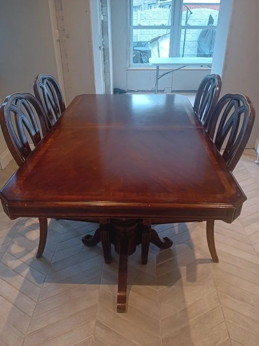 Tabel and chairs - Image 2