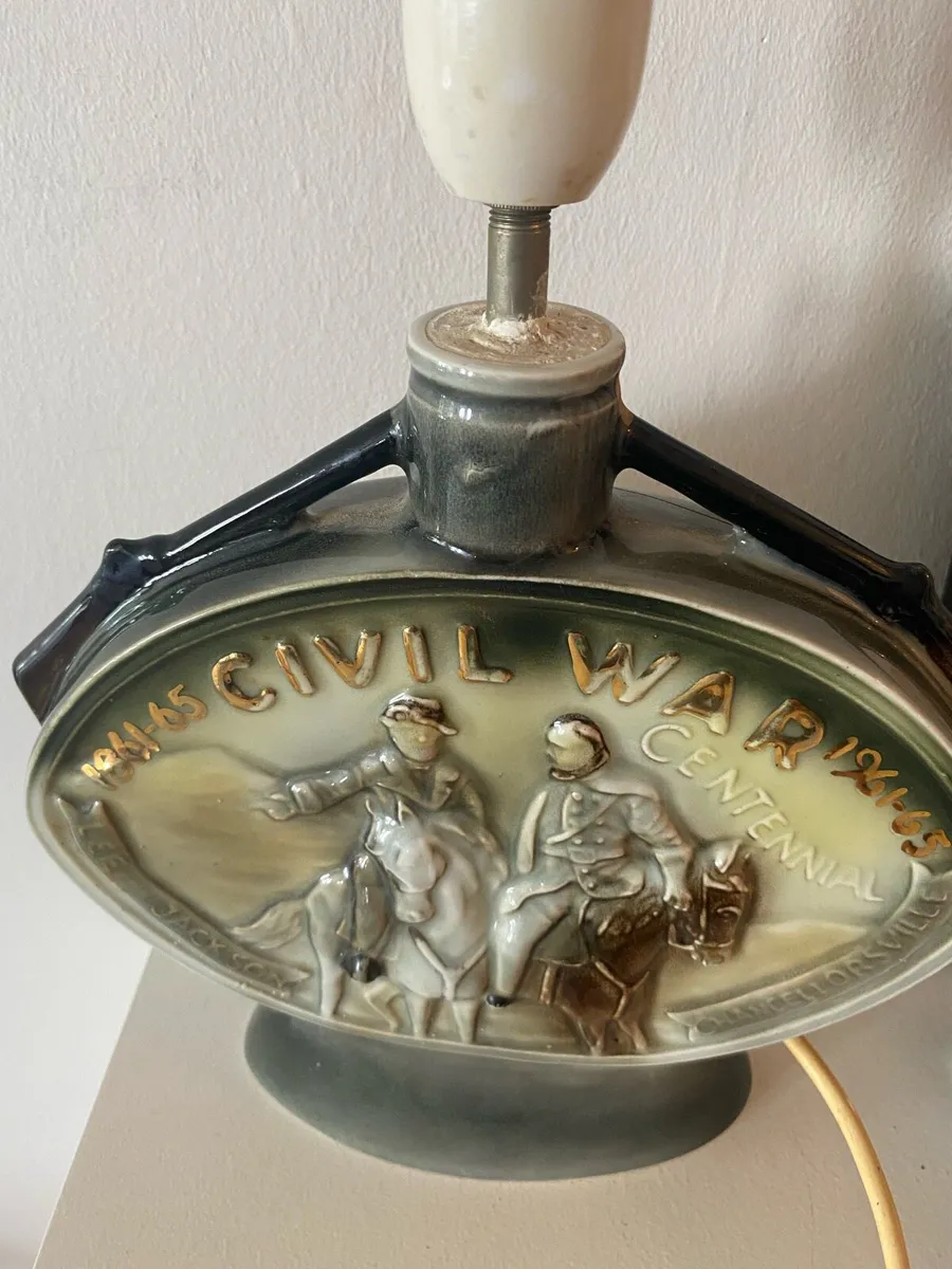 Vintage US Civil War Centennial Decanter - Image 3