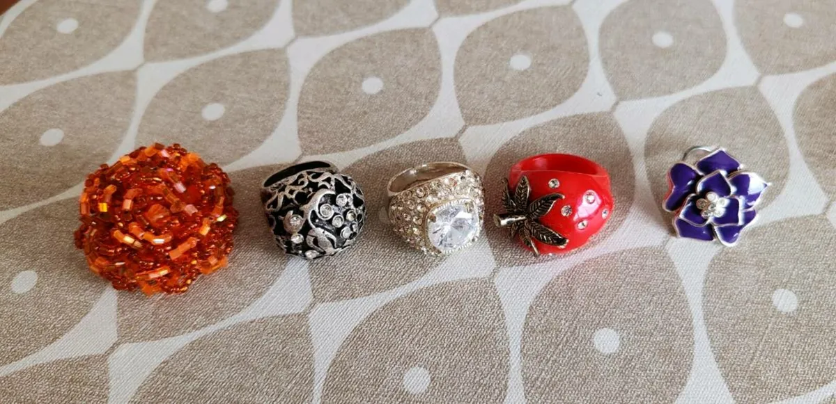 5 costume rings - Image 3