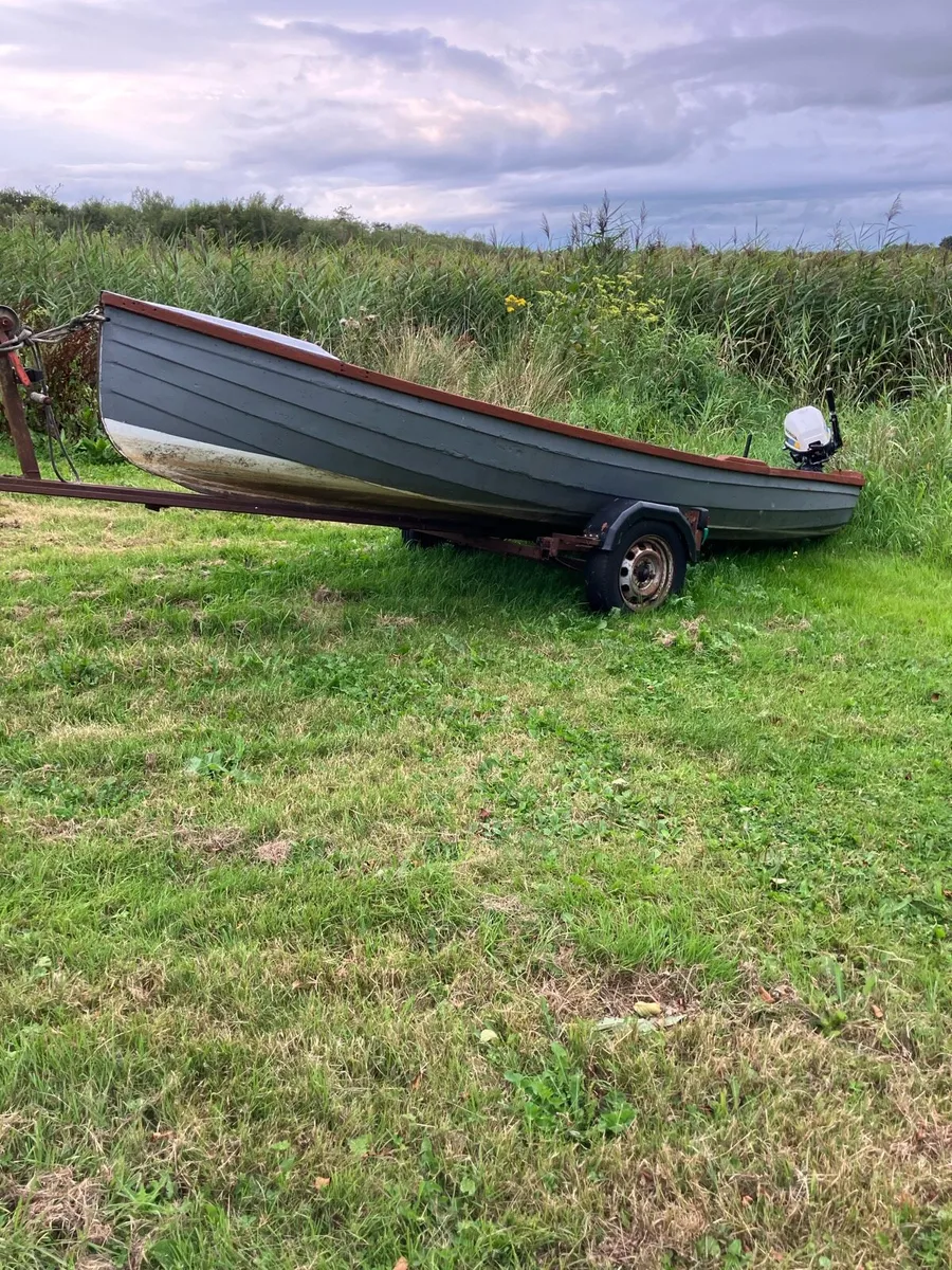 Rowing boat - Image 1